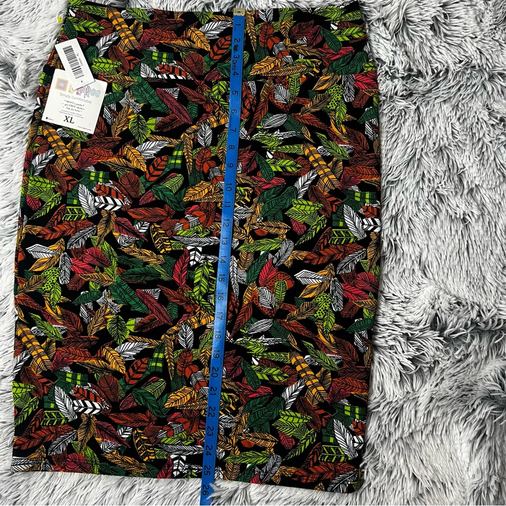 LuLaRoe Simply Comfortable Leaf  Print  Design Women's Skirt New. (0089)